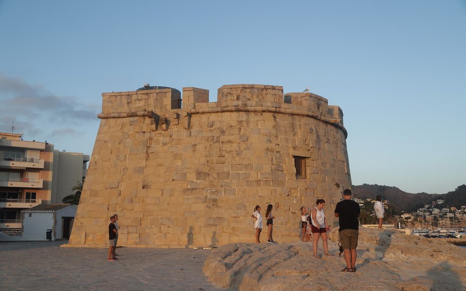 Castillo de Moraira ved Middelhavet og Playa de l’Ampolla