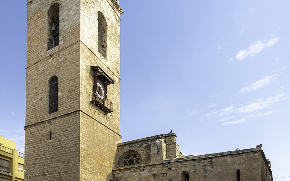 Orihuela-katedralens historiske facade og tårn