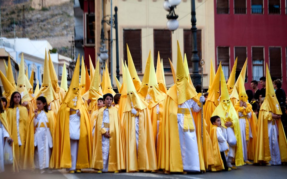En procession gennem Orihuela under Semana Santa