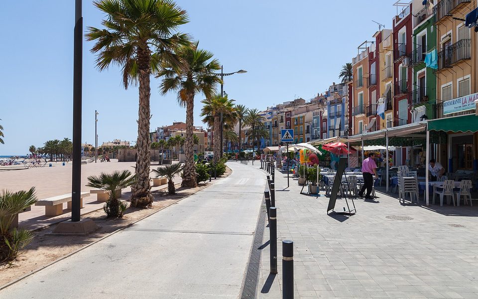 Farverige huse i Villajoyosas historiske bykerne