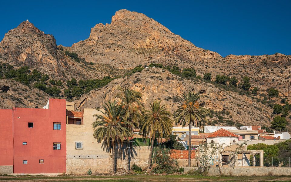 Redován ved foden af den stejle Sierra de Callosa